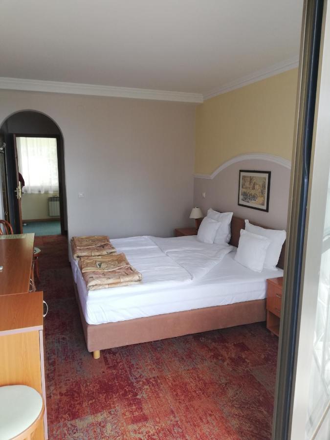 Hotel Makpetrol Struga Exterior photo